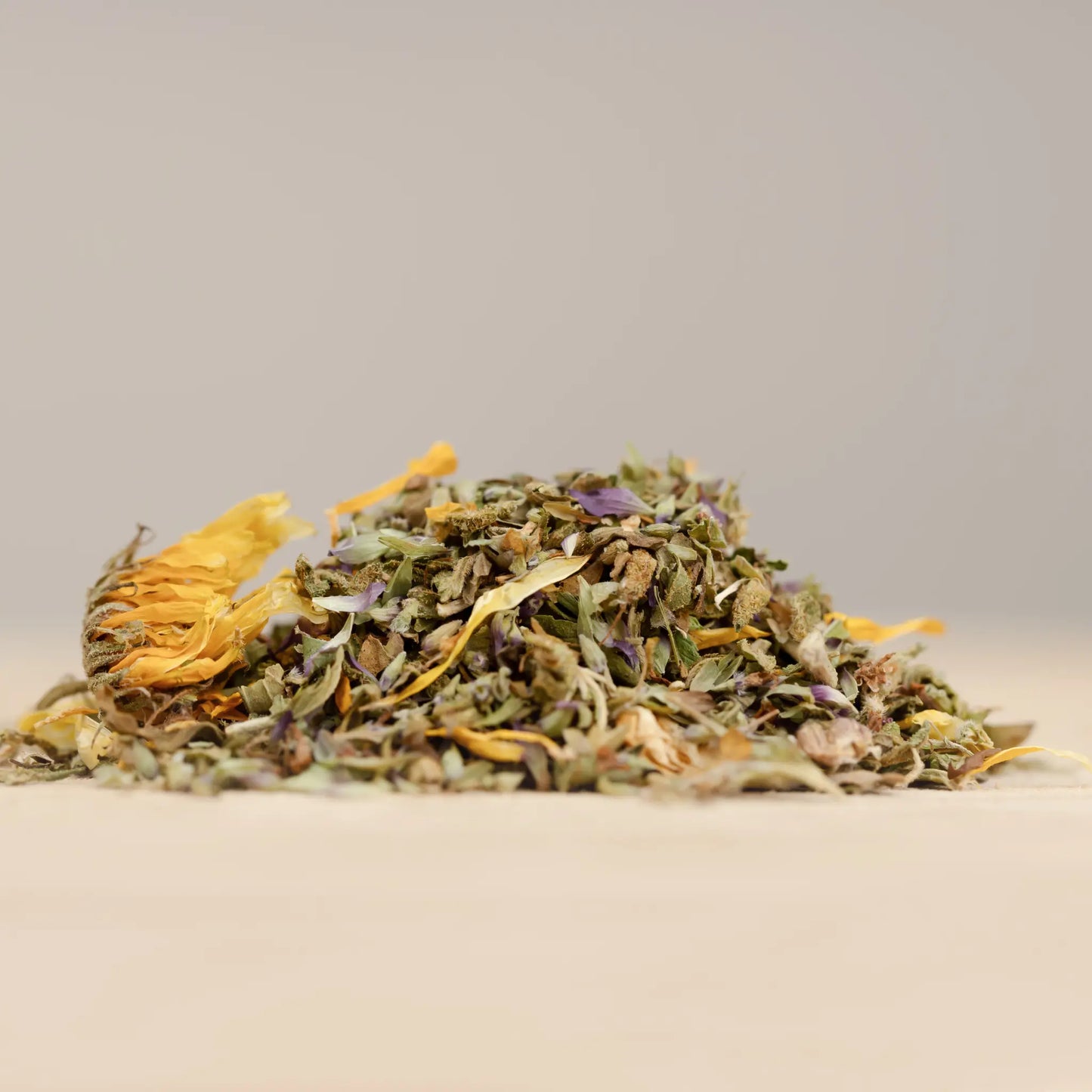 FLORA - INFUSION 100% FRANÇAISE AU CBD BIO les plantes de tomine