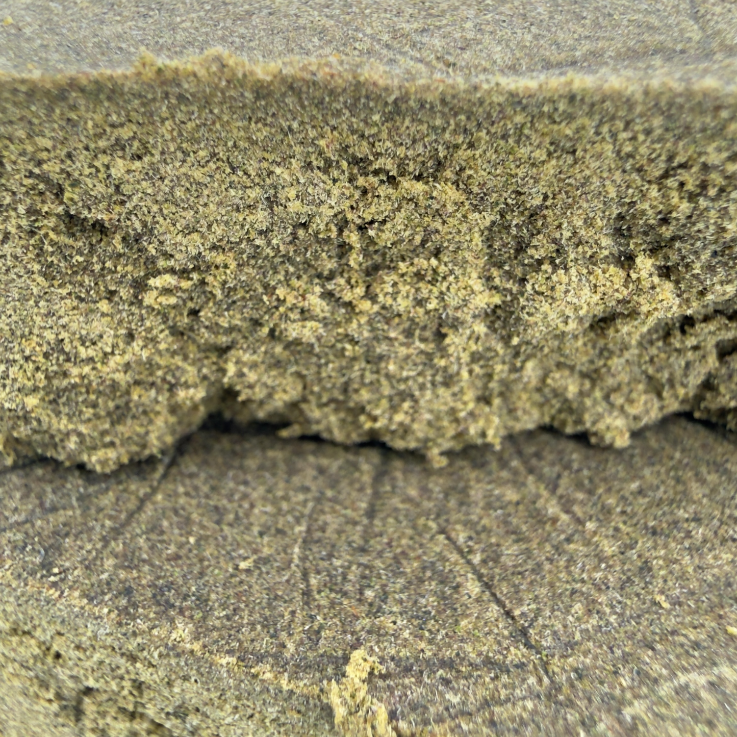 STRAWBERRY KUSH - RÉSINE DE CBD (DRY SIFT)